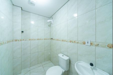 Banheiro de apartamento para alugar com 1 quarto, 35m² em Jardim Algarve, Viamão