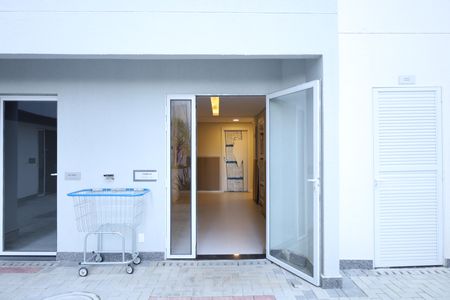 Apartamento à venda com 35m², 2 quartos e sem vagaÁrea comum - Saguão do prédio