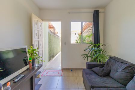 Sala de casa para alugar com 2 quartos, 58m² em Jardim Araruama, Cotia