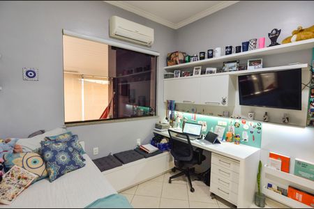 Apartamento à venda com 169m², 4 quartos e 2 vagasQuarto 2