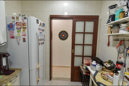 Apartamento à venda com 169m², 4 quartos e 2 vagasCozinha