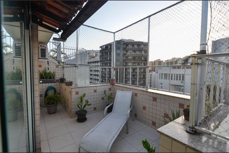 Apartamento à venda com 169m², 4 quartos e 2 vagasSala