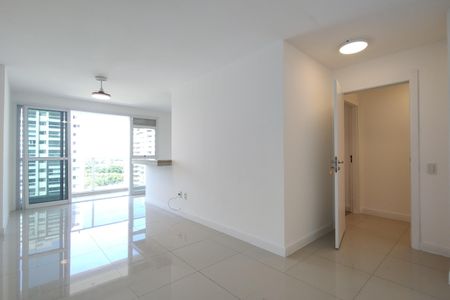 Sala de apartamento para alugar com 2 quartos, 81m² em Barra Olímpica, Rio de Janeiro