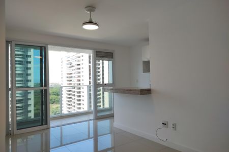 Apartamento para alugar com 81m², 2 quartos e 2 vagasSala