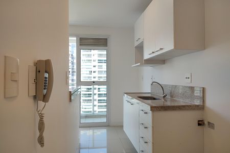 Apartamento para alugar com 81m², 2 quartos e 2 vagasCozinha - Armários