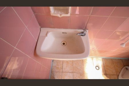 Casa à venda com 160m², 4 quartos e 1 vagaBanheiro 2