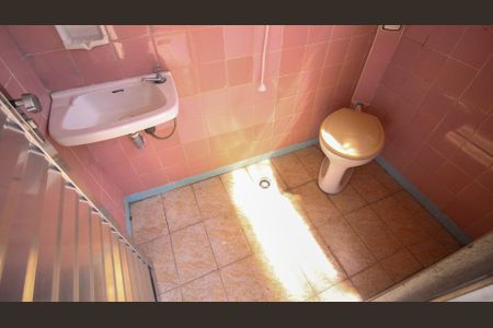 Casa à venda com 160m², 4 quartos e 1 vagaBanheiro 2