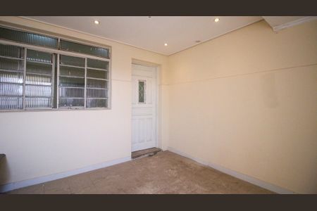 Casa à venda com 160m², 4 quartos e 1 vagaÁrea de Serviço