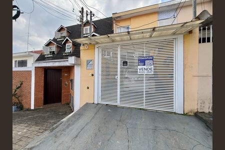 Casa à venda com 90m², 3 quartos e 1 vaga Casa à venda com 90m², 3 quartos e 1 vagaFachada