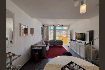 Casa à venda com 90m², 3 quartos e 1 vaga Casa à venda com 90m², 3 quartos e 1 vagaSala
