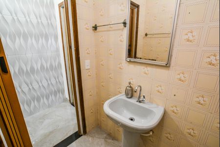 Casa à venda com 241m², 3 quartos e 3 vagasBanheiro de serviço