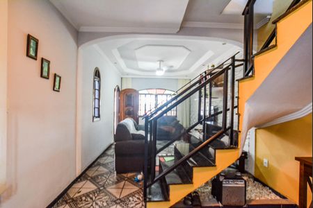 Casa à venda com 241m², 3 quartos e 3 vagasSala