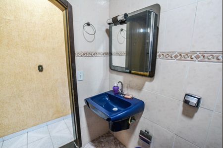 Casa à venda com 241m², 3 quartos e 3 vagasBanheiro Corredor