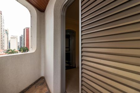 Apartamento à venda com 267m², 3 quartos e 3 vagasVaranda da Suíte 1