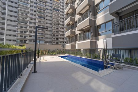 Apartamento à venda com 42m², 2 quartos e sem vagaÁrea comum - Piscina