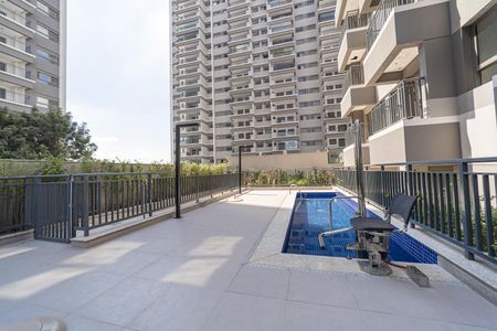 Apartamento à venda com 42m², 2 quartos e sem vagaÁrea comum - Piscina