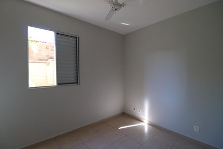 Quarto 2 de apartamento para alugar com 2 quartos, 46m² em Jardim Paulistano, Ribeirão Preto