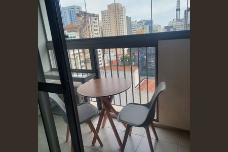 Studio para alugar com 25m², 1 quarto e sem vaga Studio para alugar com 25m², 1 quarto e sem vagaSacada