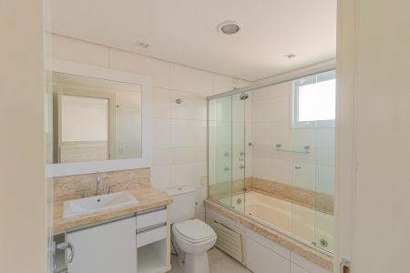 Apartamento para alugar com 146m², 3 quartos e 3 vagasBanheiro da Suíte