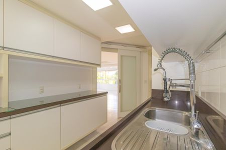 Apartamento para alugar com 146m², 3 quartos e 3 vagasCozinha e Área de Serviço