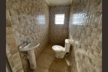 Casa para alugar com 30m², 0 quarto e 1 vagaBanheiro