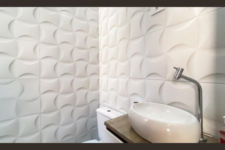 Casa à venda com 75m², 2 quartos e 1 vaga Casa à venda com 75m², 2 quartos e 1 vagaBanheiro da Suíte 2