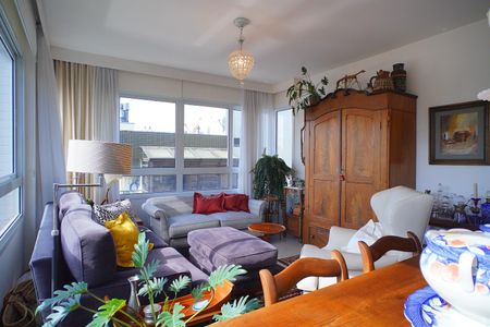 Apartamento para alugar com 106m², 2 quartos e 2 vagas Apartamento para alugar com 106m², 2 quartos e 2 vagasSala