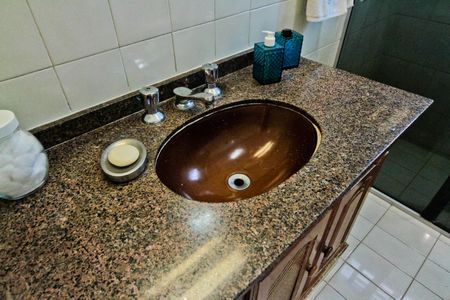 Casa à venda com 180m², 3 quartos e 6 vagasBanheiro