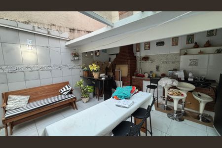 Casa à venda com 175m², 3 quartos e 2 vagasQuintal