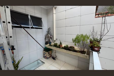 Casa à venda com 175m², 3 quartos e 2 vagasQuarto 2 Varanda