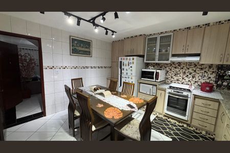 Casa à venda com 175m², 3 quartos e 2 vagasCozinha