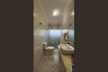 Casa à venda com 175m², 3 quartos e 2 vagasBanheiro