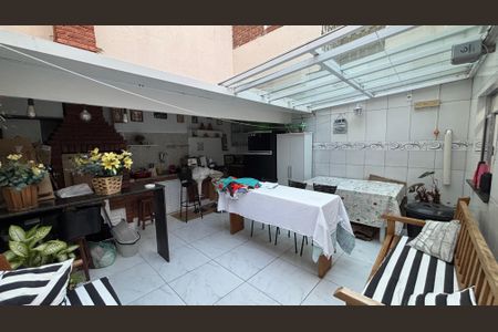 Casa à venda com 175m², 3 quartos e 2 vagasQuintal