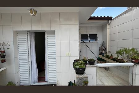 Casa à venda com 175m², 3 quartos e 2 vagasQuarto 2 Varanda
