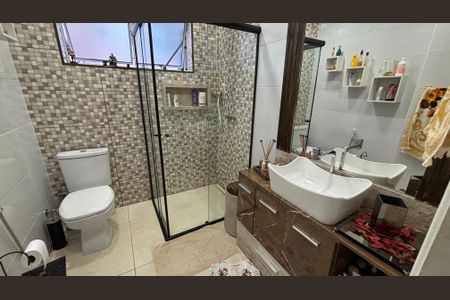 Casa à venda com 175m², 3 quartos e 2 vagasBanheiro da Suíte
