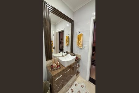 Casa à venda com 175m², 3 quartos e 2 vagasBanheiro da Suíte