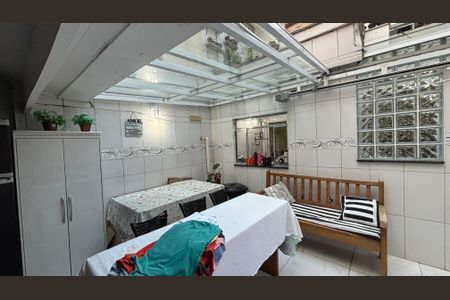 Casa à venda com 175m², 3 quartos e 2 vagasQuintal - Churrasqueira
