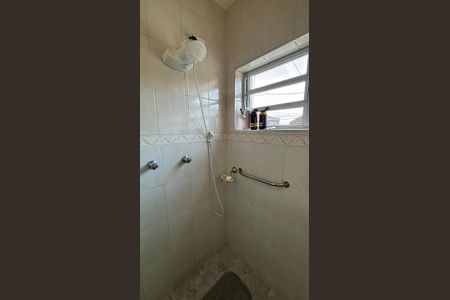 Casa à venda com 175m², 3 quartos e 2 vagasBanheiro
