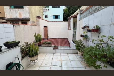 Casa à venda com 175m², 3 quartos e 2 vagasQuarto 2 Varanda