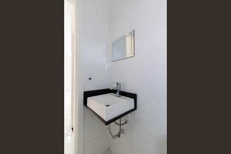 Banheiro  de apartamento para alugar com 1 quarto, 36m² em Vila Granada, São Paulo