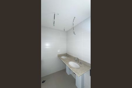 Apartamento à venda com 109m², 3 quartos e 2 vagasBanheiro da Suíte 2