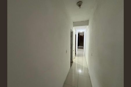 Casa para alugar com 125m², 4 quartos e 2 vagas Casa para alugar com 125m², 4 quartos e 2 vagasCorredor