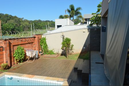 Casa de condomínio para alugar com 300m², 3 quartos e 4 vagasPiscina