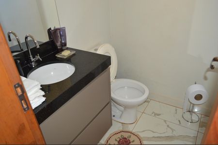 Casa de condomínio para alugar com 300m², 3 quartos e 4 vagasLavabo