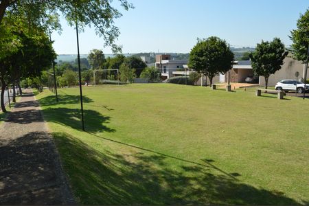 Casa de condomínio para alugar com 300m², 3 quartos e 4 vagasQuadra Esportiva