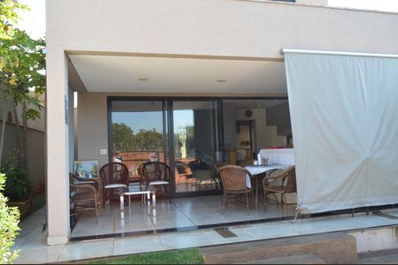 Casa de condomínio para alugar com 300m², 3 quartos e 4 vagasÁrea gourmet