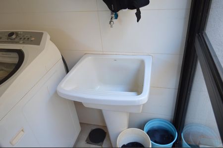 Casa de condomínio para alugar com 300m², 3 quartos e 4 vagasÁrea de Serviço