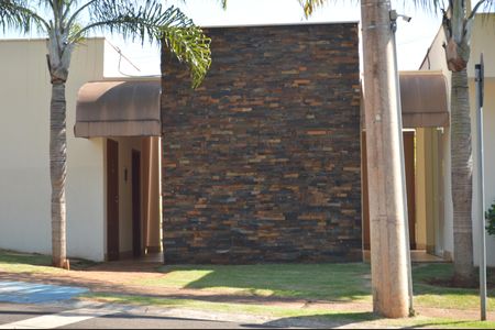 Casa de condomínio para alugar com 300m², 3 quartos e 4 vagasÁrea comum - Salão de festas