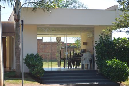 Casa de condomínio para alugar com 300m², 3 quartos e 4 vagasÁrea comum - Salão de festas