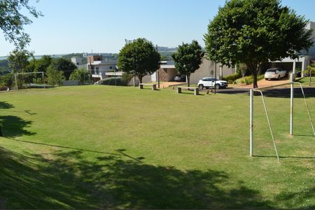 Casa de condomínio para alugar com 300m², 3 quartos e 4 vagasQuadra Esportiva